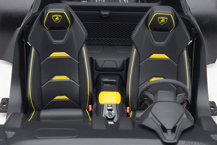 LAMBORGHINI HURACAN EVO (BLU NETHUNS)