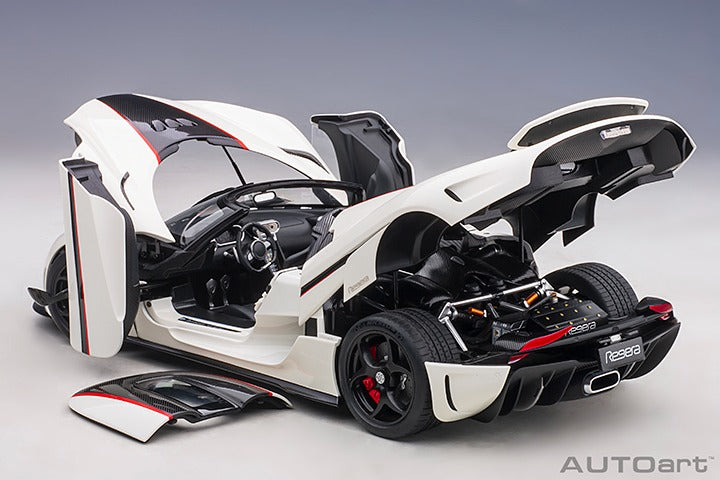 KOENIGSEGG REGERA WHITE BLACK