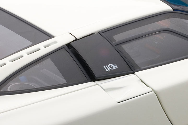 BUGATTI EB110 GT (WHITE)