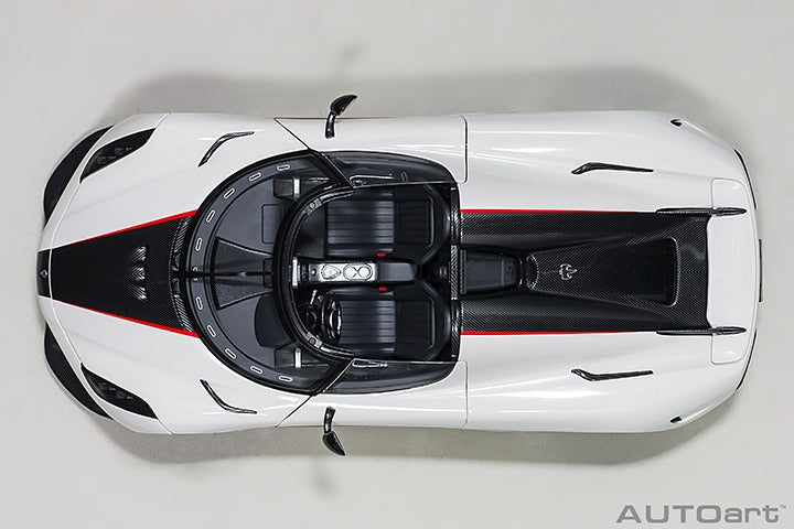 KOENIGSEGG REGERA WHITE BLACK