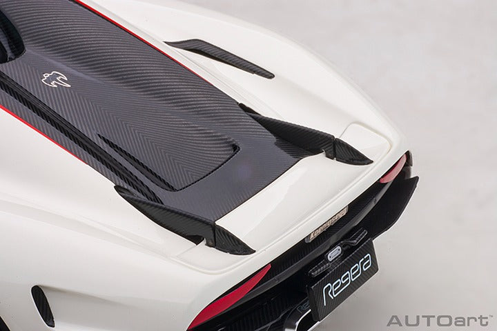 KOENIGSEGG REGERA WHITE BLACK