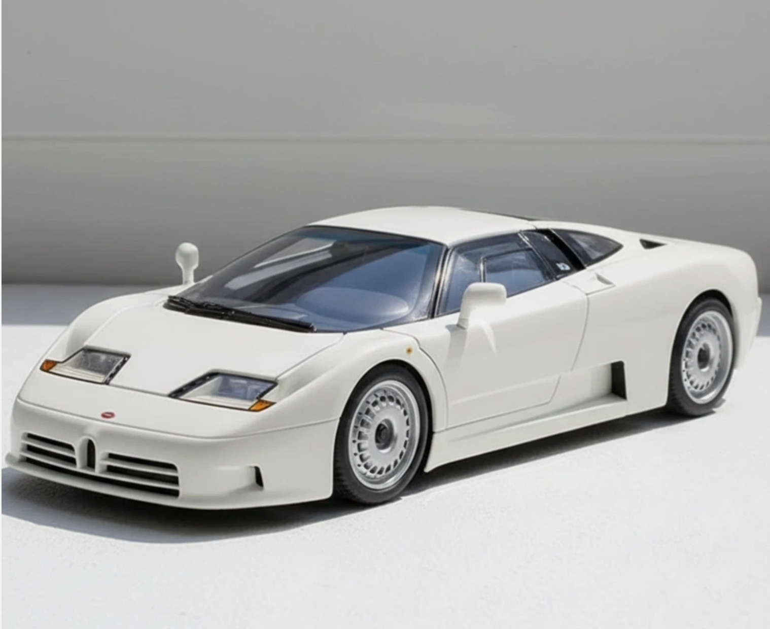 BUGATTI EB110 GT WHITE 1/18 AUTOART SIGNATURE SERIES - 70978