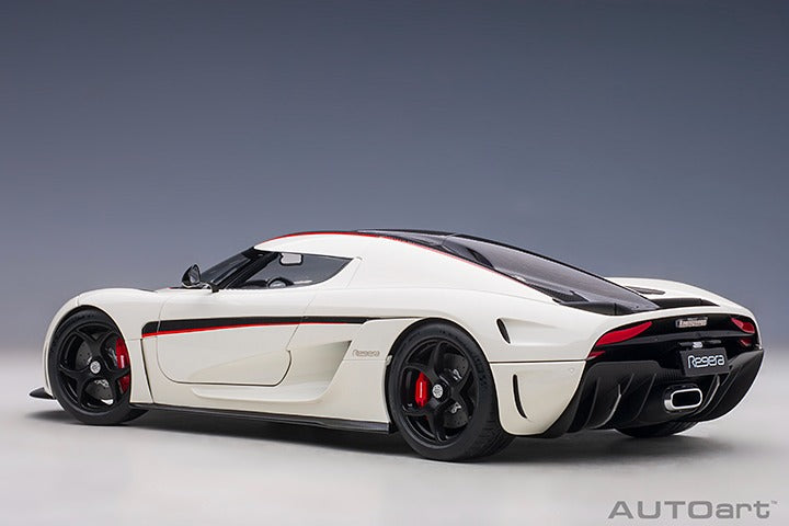 KOENIGSEGG REGERA WHITE BLACK