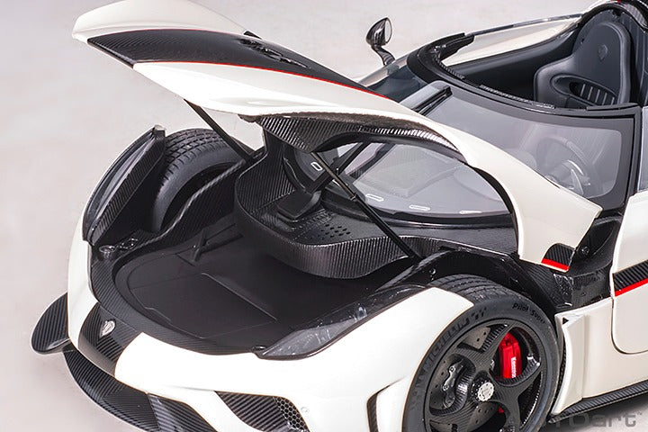 KOENIGSEGG REGERA WHITE BLACK