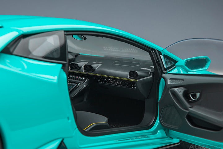 LAMBORGHINI HURACAN EVO (BLU GLAUCO)