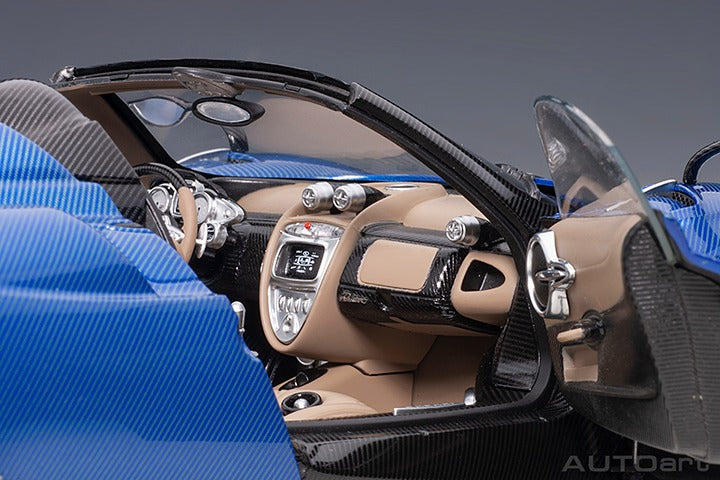 PAGANI HUAYRA ROADSTER BLU TRICOLORE