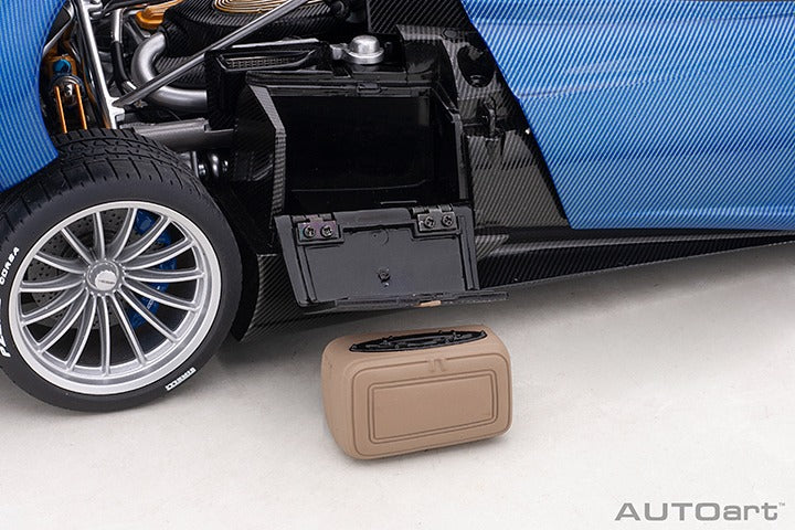 PAGANI HUAYRA ROADSTER BLU TRICOLORE