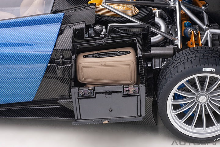 PAGANI HUAYRA ROADSTER BLU TRICOLORE
