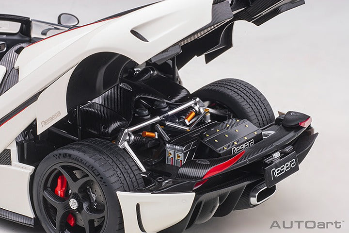 KOENIGSEGG REGERA WHITE BLACK