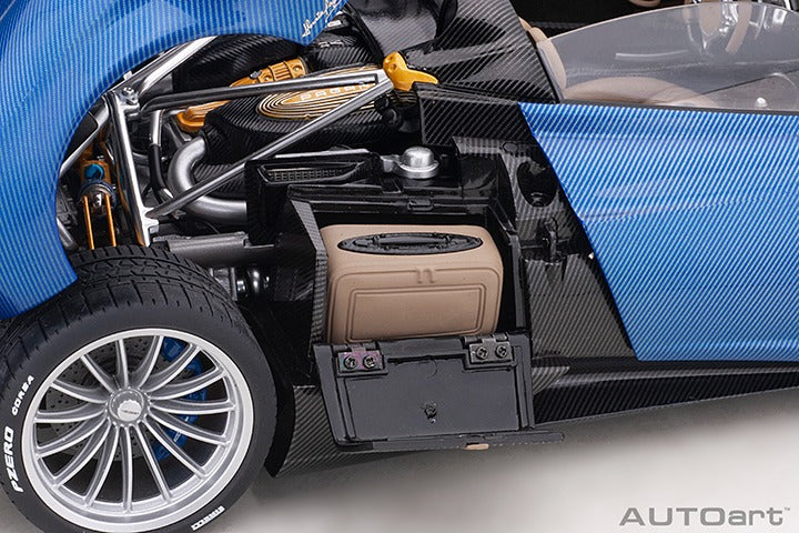PAGANI HUAYRA ROADSTER BLU TRICOLORE
